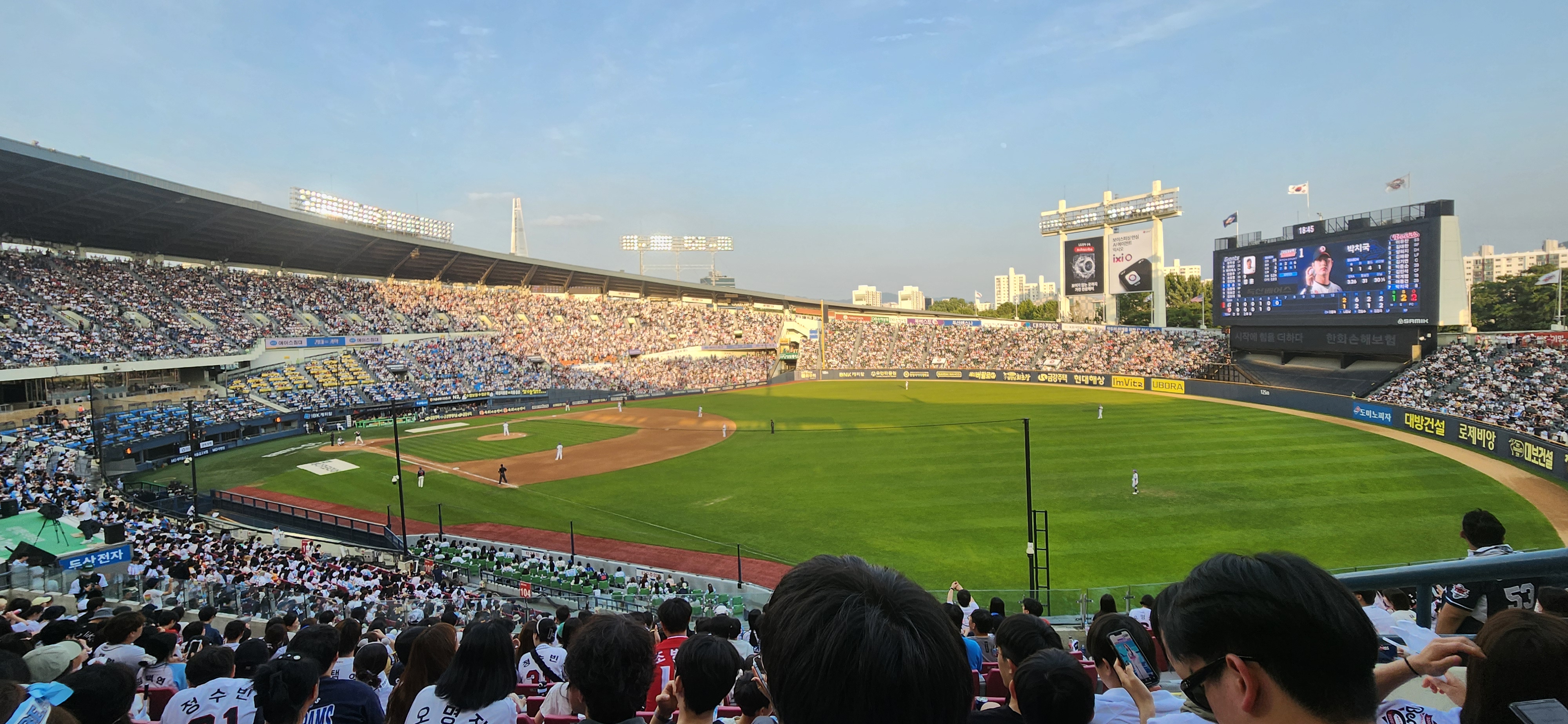 Under the lights · 2025